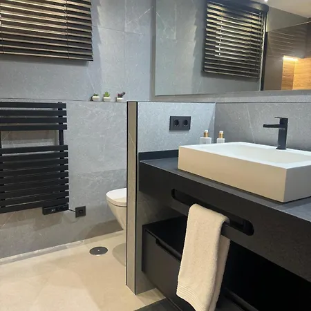 Luxury At * Торевьиа