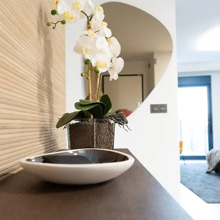 Luxury At Апартаменты Торевьиа