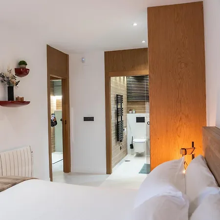 Апартаменты Luxury At Торевьиа