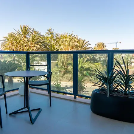 Luxury At Апартаменты Торевьиа