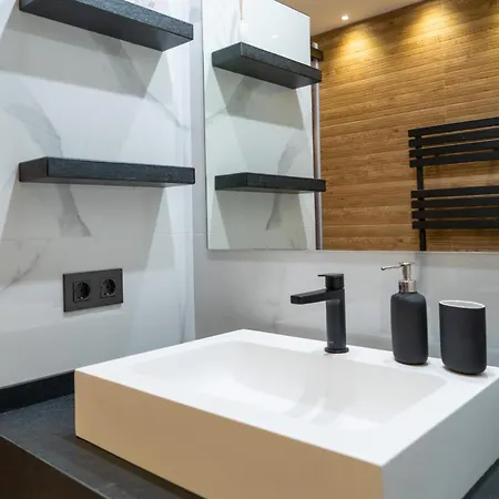 Luxury At Apartment *
