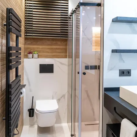 Luxury At Apartment *